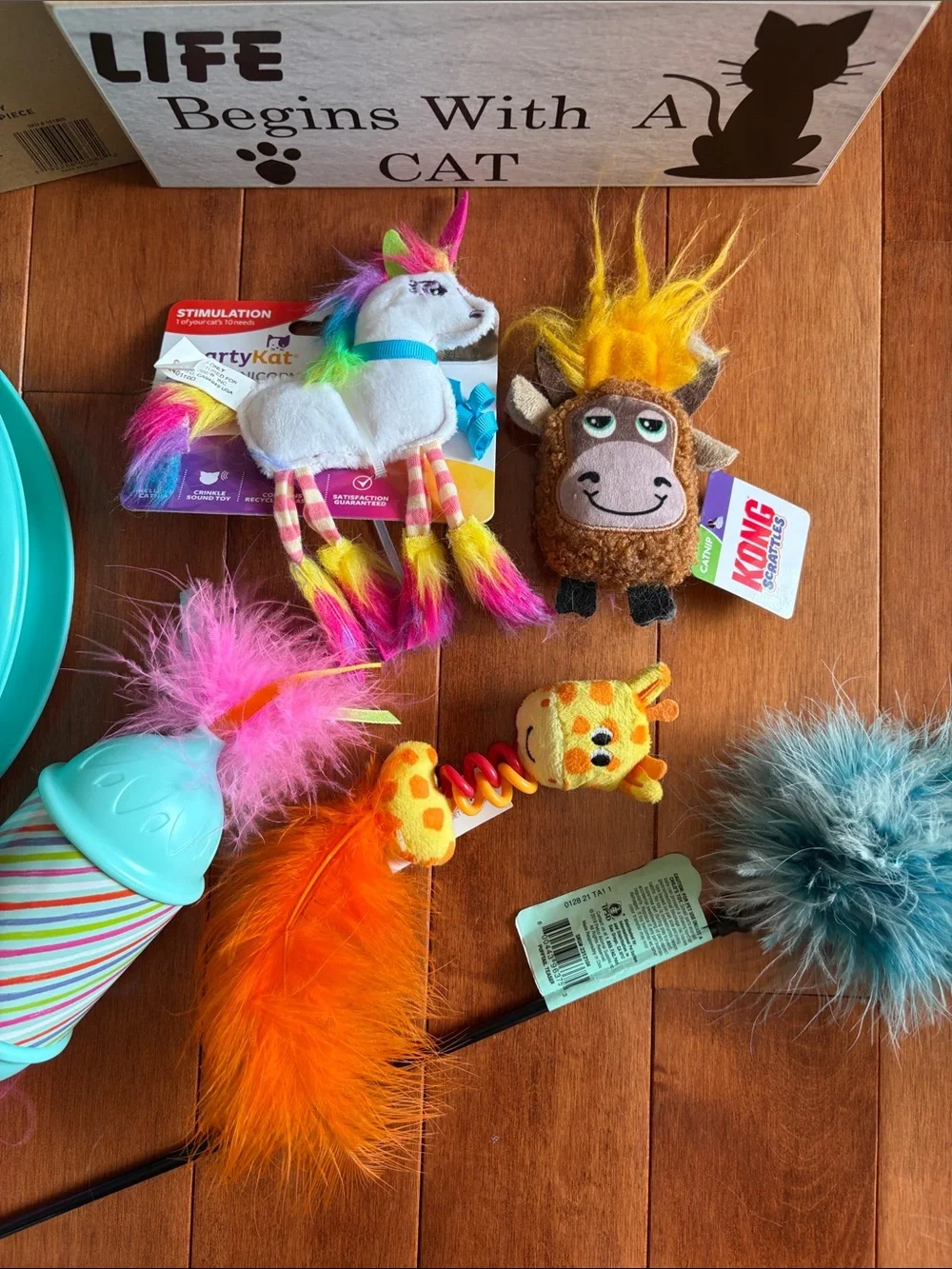 Cat bundle with toys, treats and decor